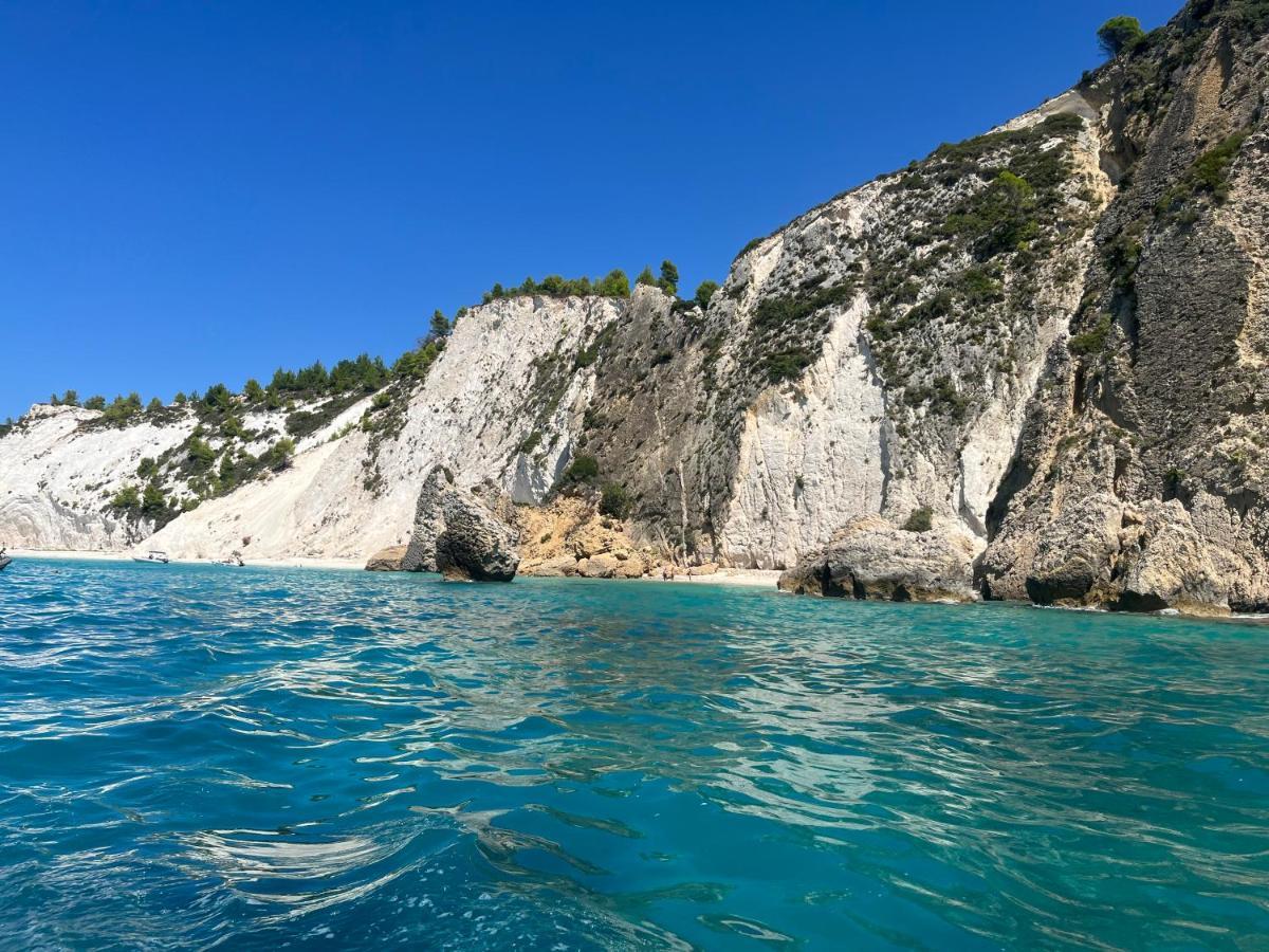Apollonides Seafront Villa1 Aoede Lixouri Extérieur photo