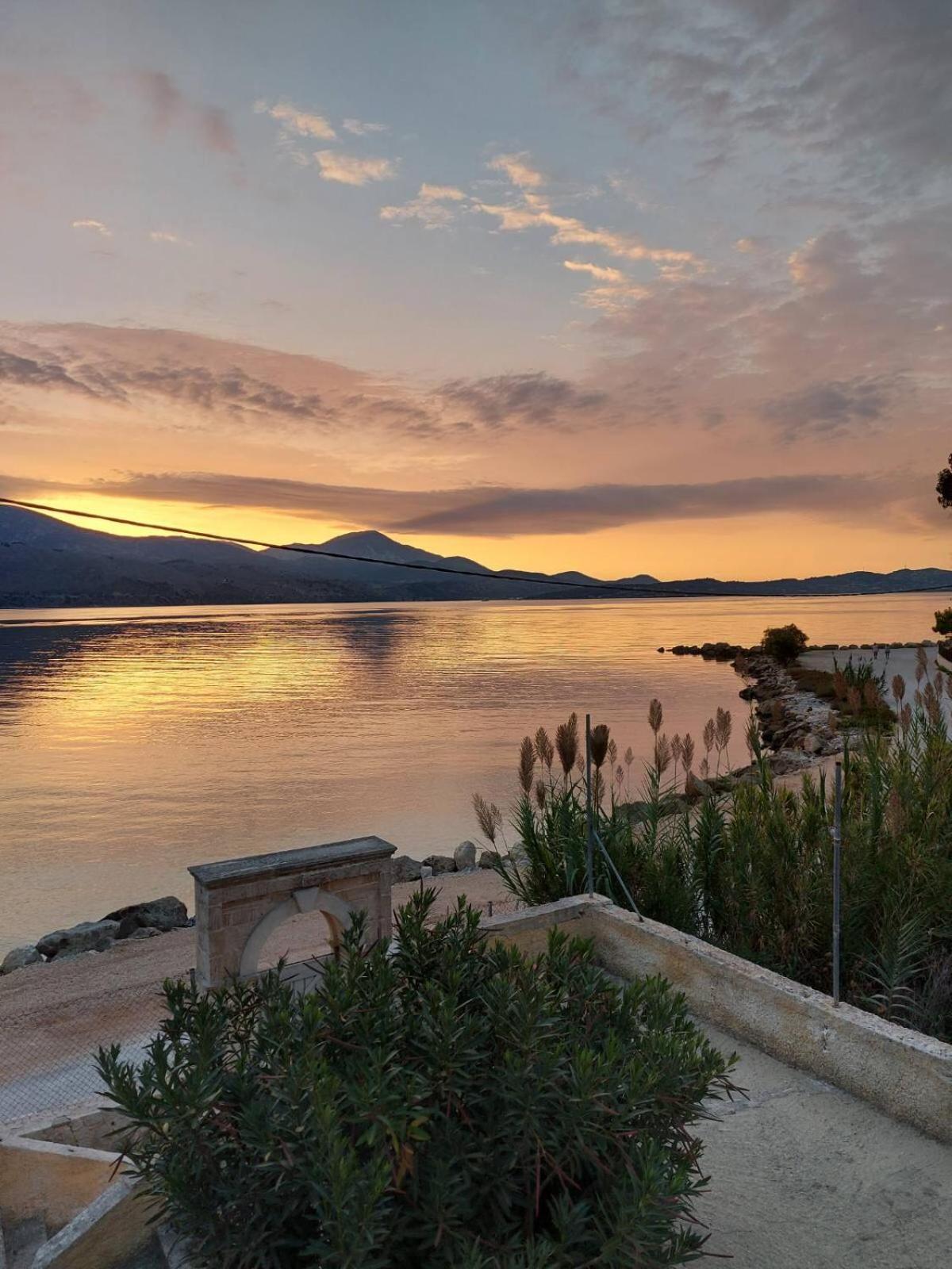 Apollonides Seafront Villa1 Aoede Lixouri Extérieur photo